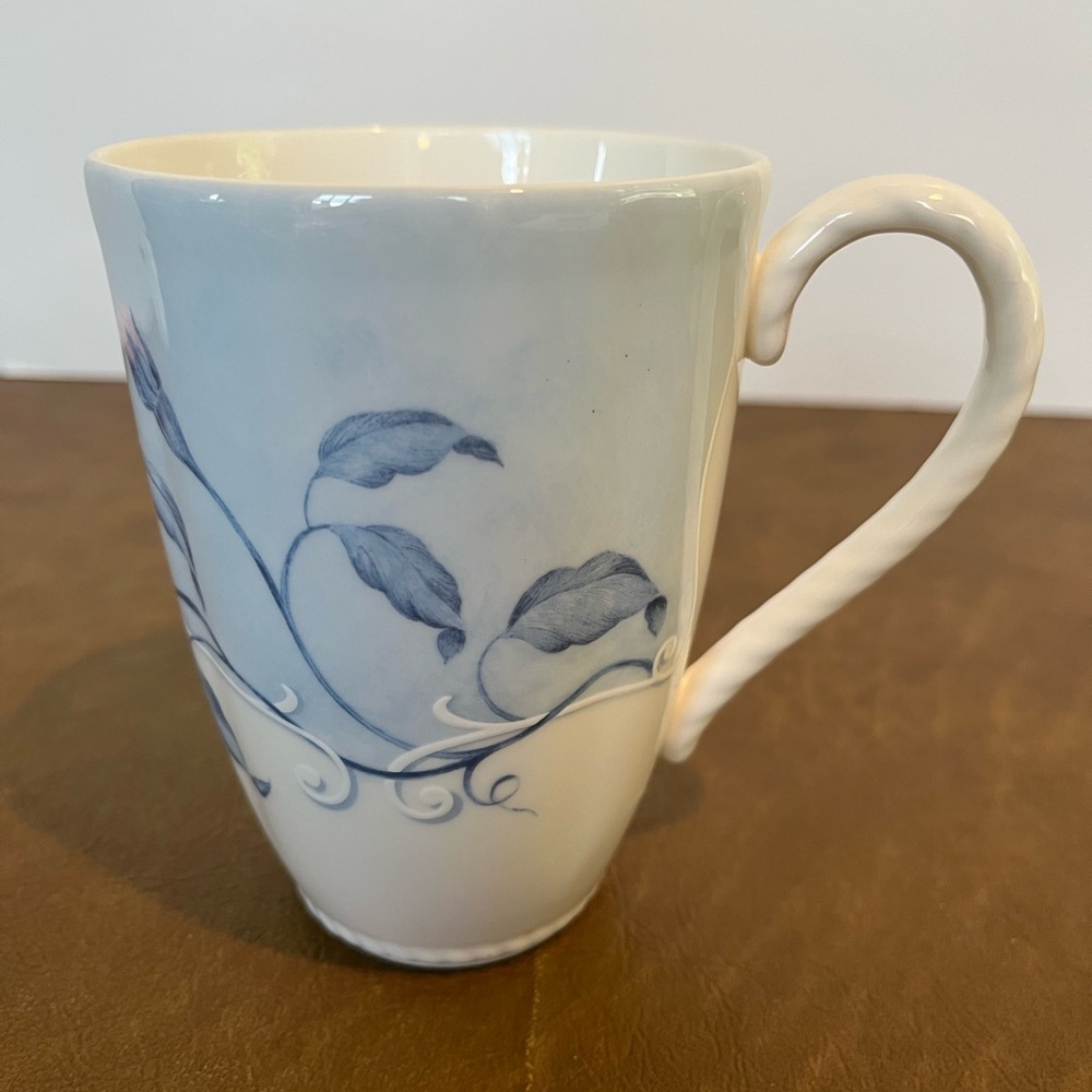 Vintage Lenox Swedish Lodge Collection Swedish Rose China Mug - Picture 2 of 8